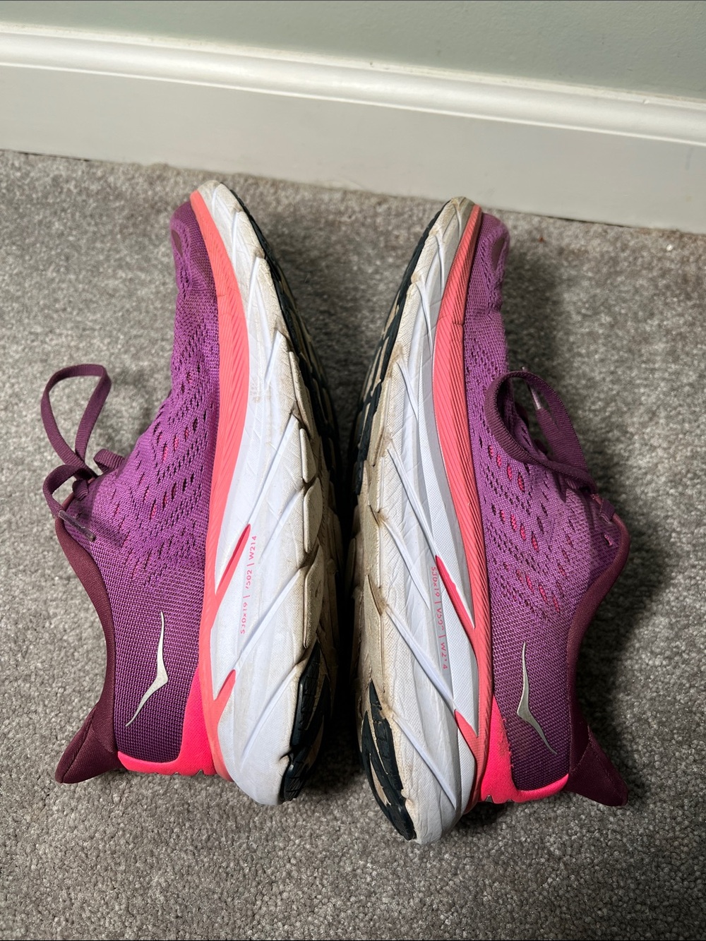 Hoka Clifton 8 Running Walking Sneaker Shoe Purple and Pink size 7.5 - Picture 3 of 8